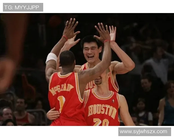 姚明与春妮的友谊之路:跨越篮球与生活的美好瞬间 姚明与春妮的友谊之路:跨越篮球与生活的美好瞬间