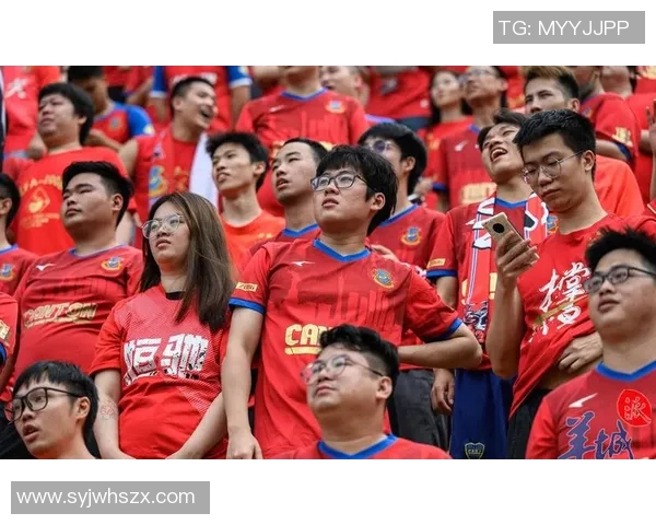 足球明星因禁赛风波引发热议视频曝光引发球迷关注与讨论