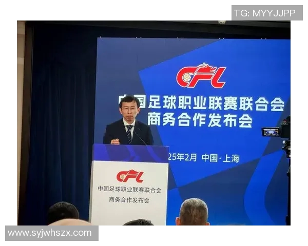 中英混血足球明星的崛起与挑战：跨文化背景下的运动传奇