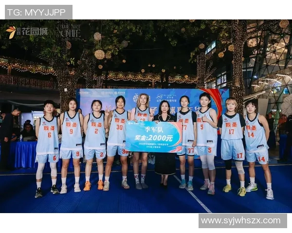 篮球明星与女生亲密合影展现青春活力与运动魅力的完美结合 篮球明星与女生亲密合影展现青春活力与运动魅力的完美结合